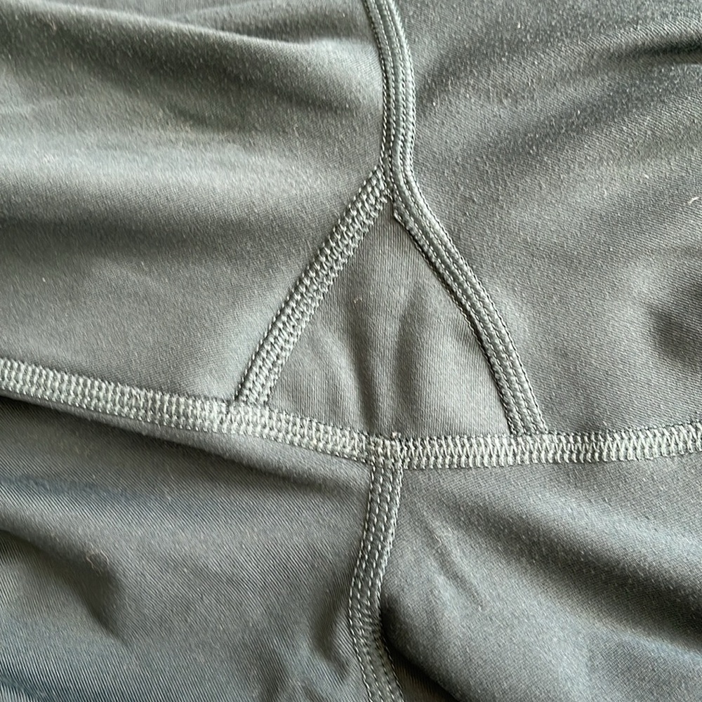 Compressive High-Rise Legging Recycled Plastic - Picture 7 of 8